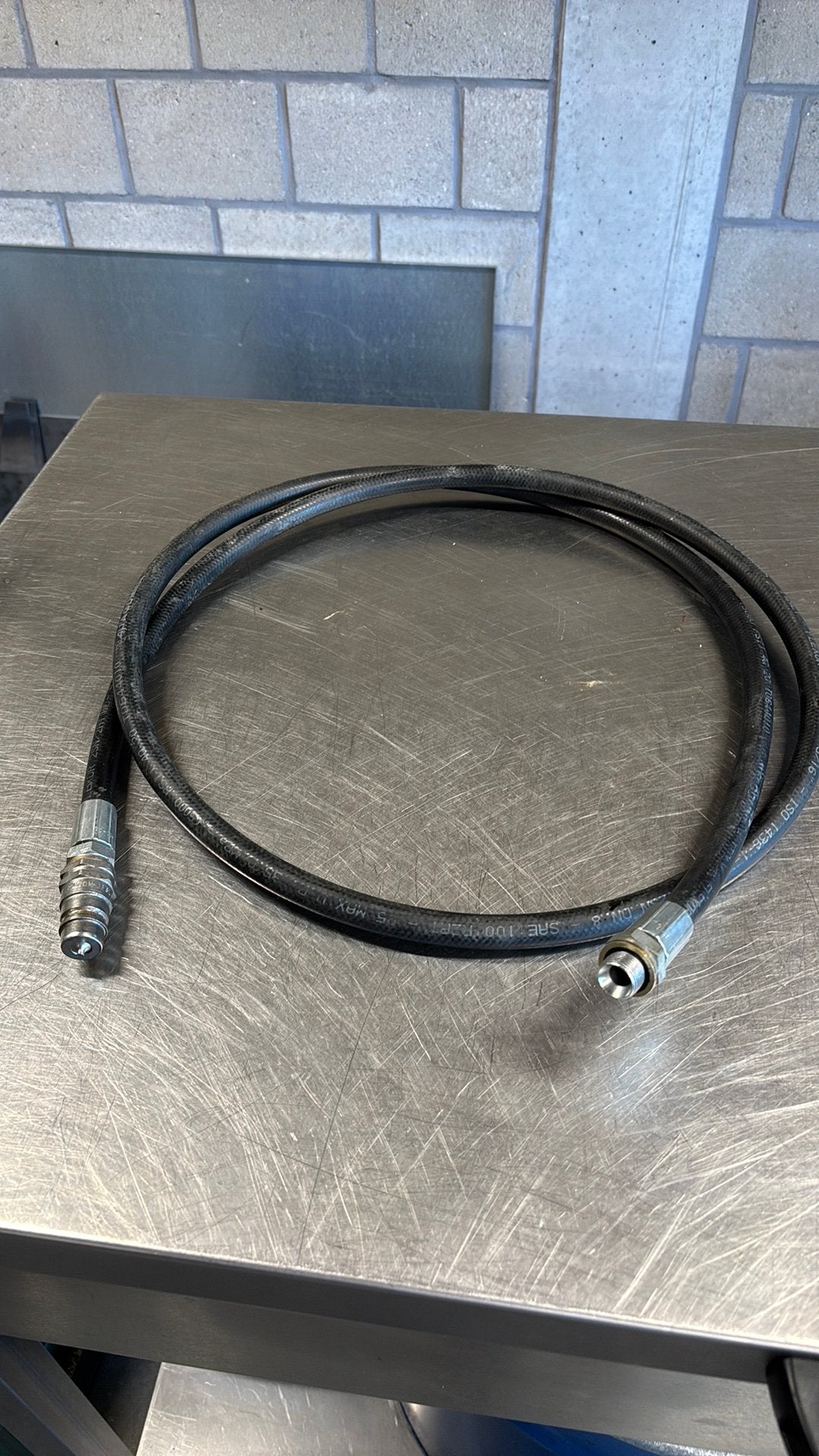 Hydrauliek darm 2m + 3wegs kraan, Doe-het-zelf en Bouw, Gereedschap | Machine-onderdelen en Toebehoren, Ophalen, Gebruikt