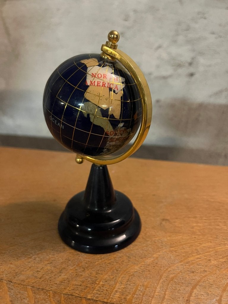 Halfedelstenen wereldbol, Huis en Inrichting, Woonaccessoires | Wereldbollen, Zo goed als nieuw, Draaibaar, Overige materialen