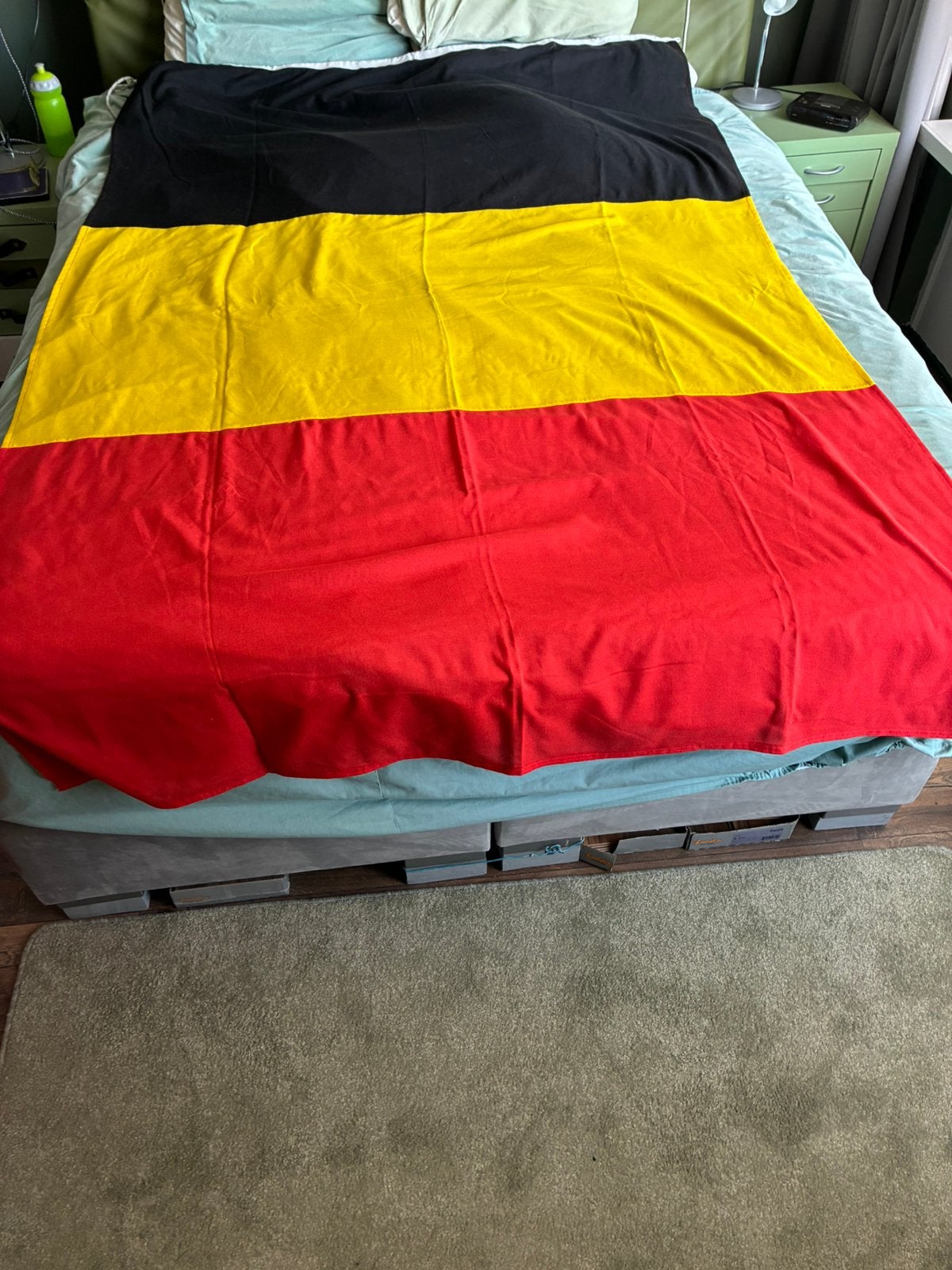 Belgische Vlag nieuw 220 lang x 140 hoog, Enlèvement ou Envoi, Neuf