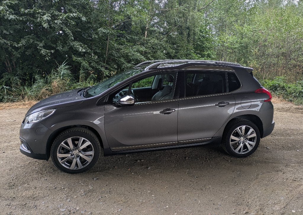 Peugeot 2008 PureTech Allure S!! Met veel extra opties!, Voorwielaandrijving, Dealer onderhouden, Euro 6, Leder en Stof