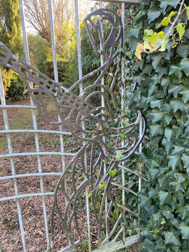 Pour les fans d'Elvis ! Porte jardin en fer avec ornements, Enlèvement, Autres types, Avec portail, Utilisé