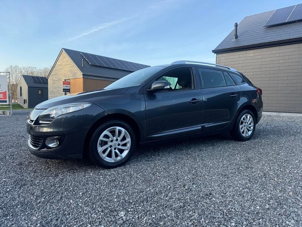 Renault Megan essence, Euro 5, Achat, Boîte manuelle, Autres couleurs