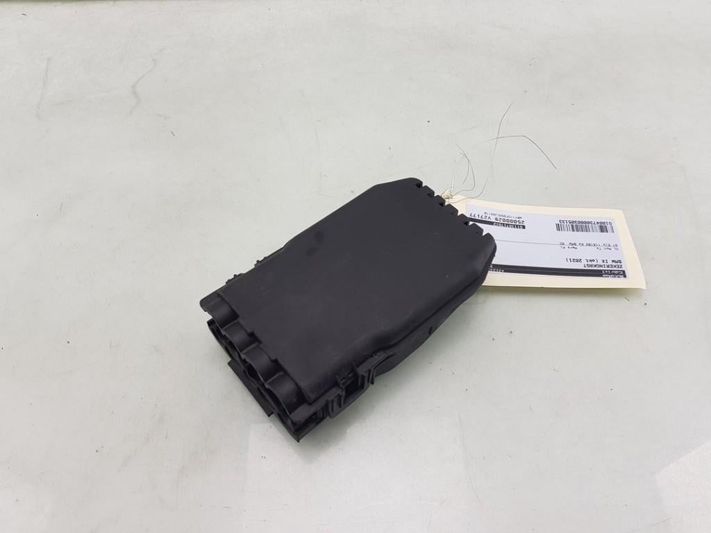ZEKERINGKAST BMW iX (I20) (01-2021/-) (|61149827013|), Gebruikt, BMW, Petuelring 130
80809  München, DE, Bayerische Motoren Werke AG