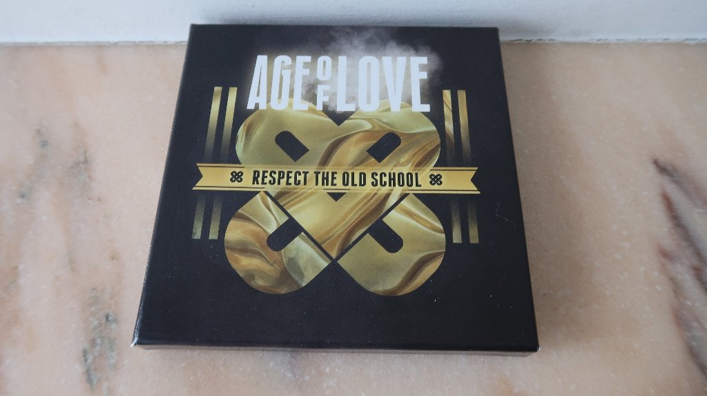 Age Of Love - Respect The Old School CD, CD & DVD, CD | Dance & House, Enlèvement ou Envoi, Utilisé, Techno ou Trance, Coffret