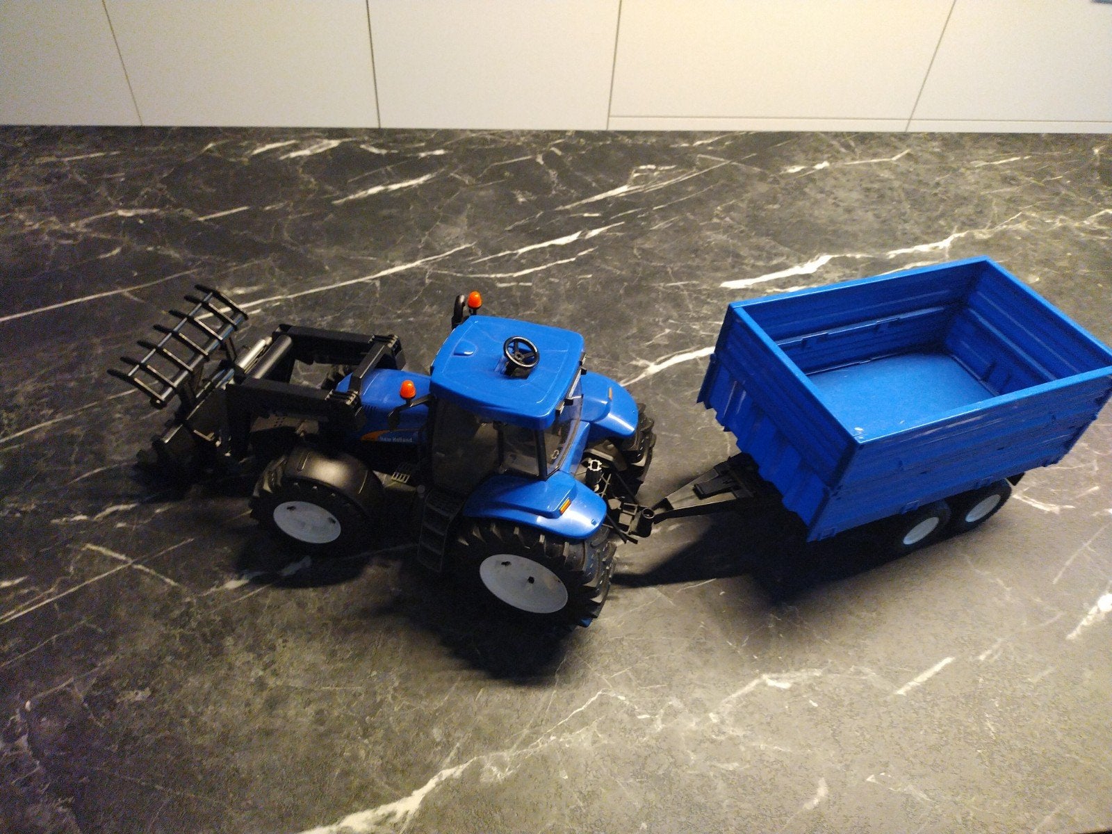 Bruder tractor met kar, Enlèvement, Comme neuf
