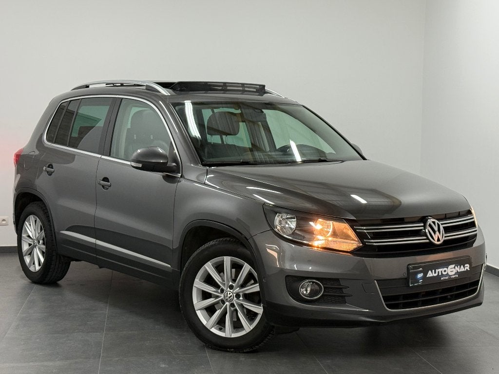 Volkswagen Tiguan 2.0 TDi SCR - 1erMain - Toit Pano - Camera, Autos, Cuir, Argent ou Gris, Achat, Entreprise