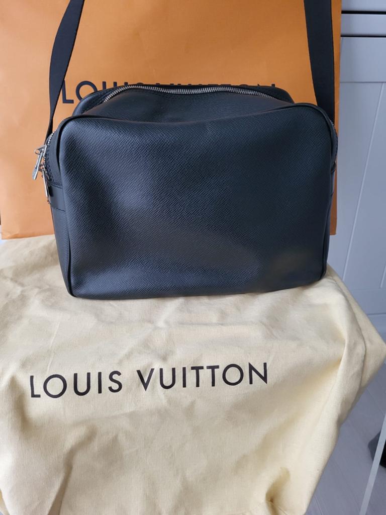 Sac bandoulière comme neuf eddition limitée, Handtassen en Accessoires, Tassen | Schoudertassen, Ophalen of Verzenden