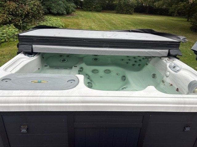 Jacuzzi artesian  dove  canyon, Jardin & Terrasse, Enlèvement, Utilisé, Couverture, Fixé