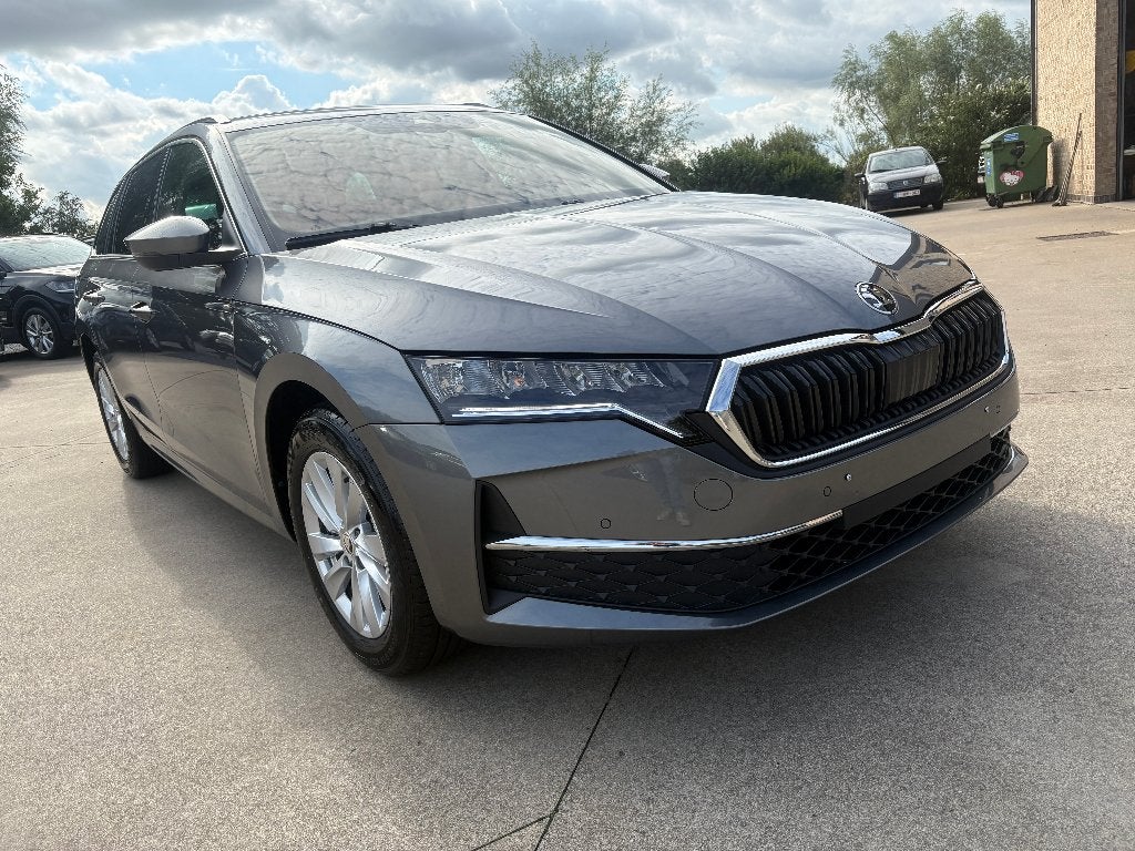 Skoda Octavia Combi 1.5 TSI Facelift + Leder / Alcantara‼️, Auto's, Skoda, Voorwielaandrijving, Alcantara, https://public.car-pass.be/vhr/1f2252e1-84a0-41f4-86ef-9e7498d987c7