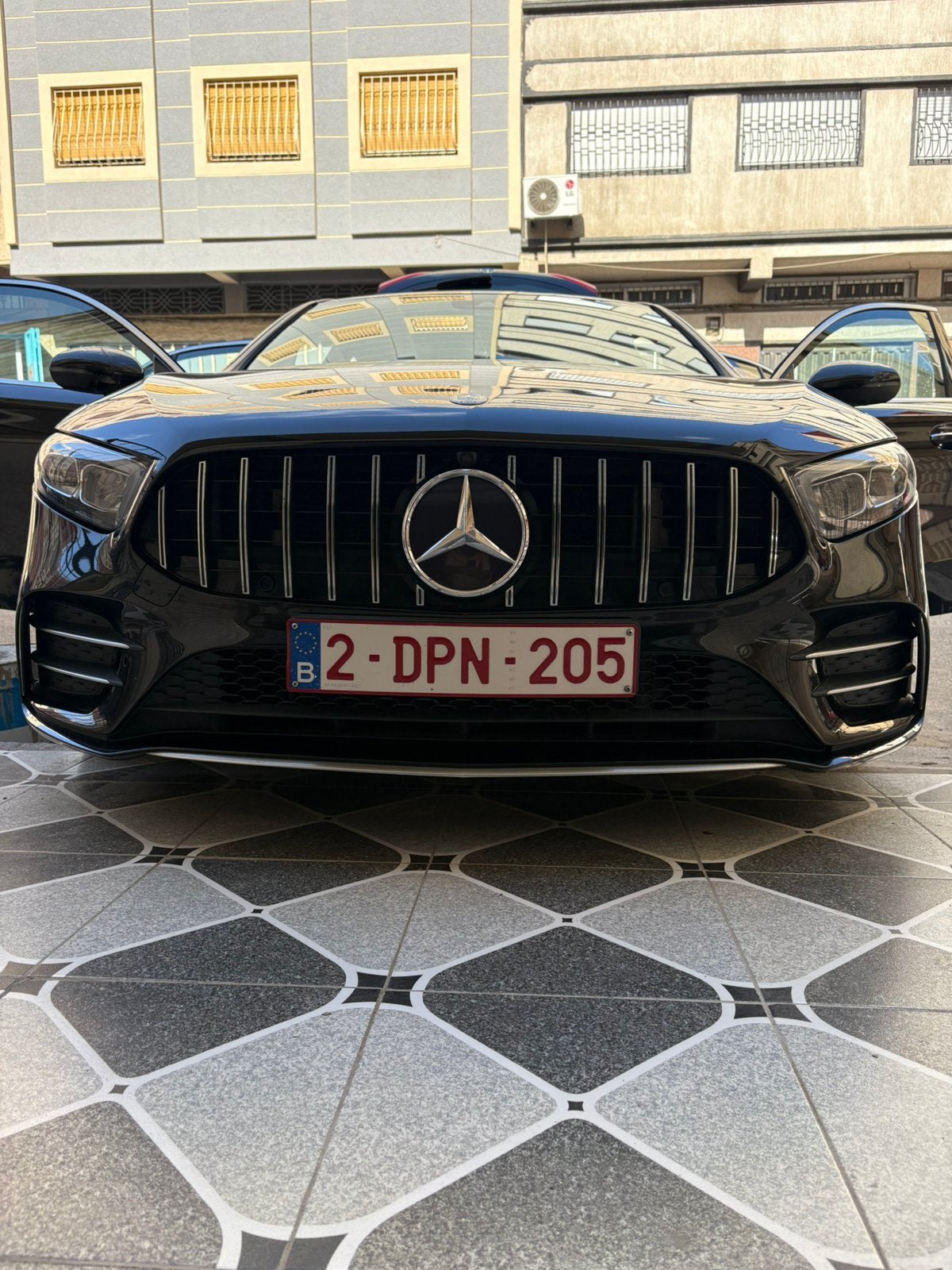 Mercedes-AMG A35 4MATIC | 2019 | 135.000 km | BTW-wagen, Auto's, Mercedes-Benz, Automaat, Monovolume, Zwart, Bedrijf
