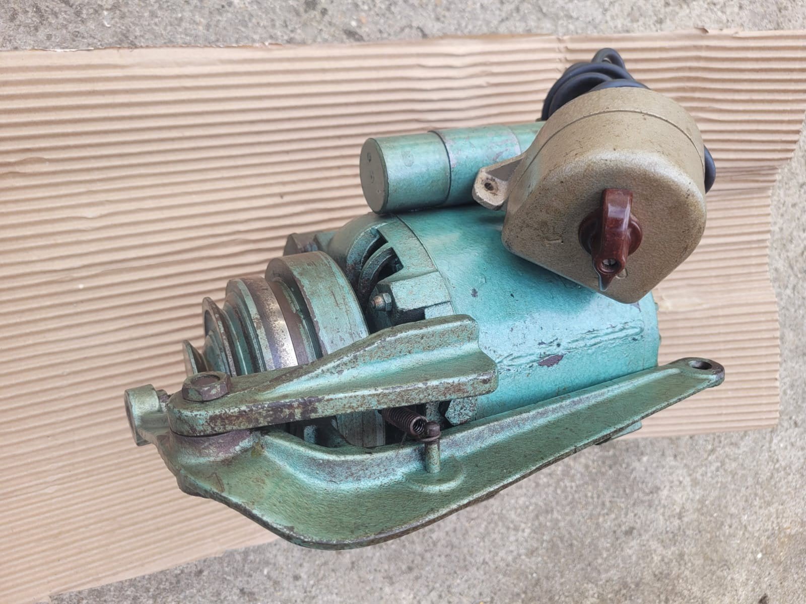 220V naaimachinemotor, Doe-het-zelf en Bouw, Ophalen of Verzenden