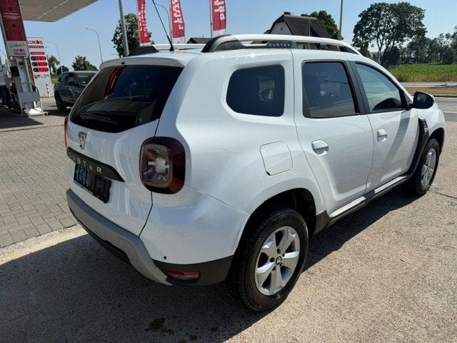 Dacia Duster Benzine Airco Navi Cruise Camera 199 Per Maand, Auto's, Dacia, Stof, Euro 6, 4 cilinders, Wit