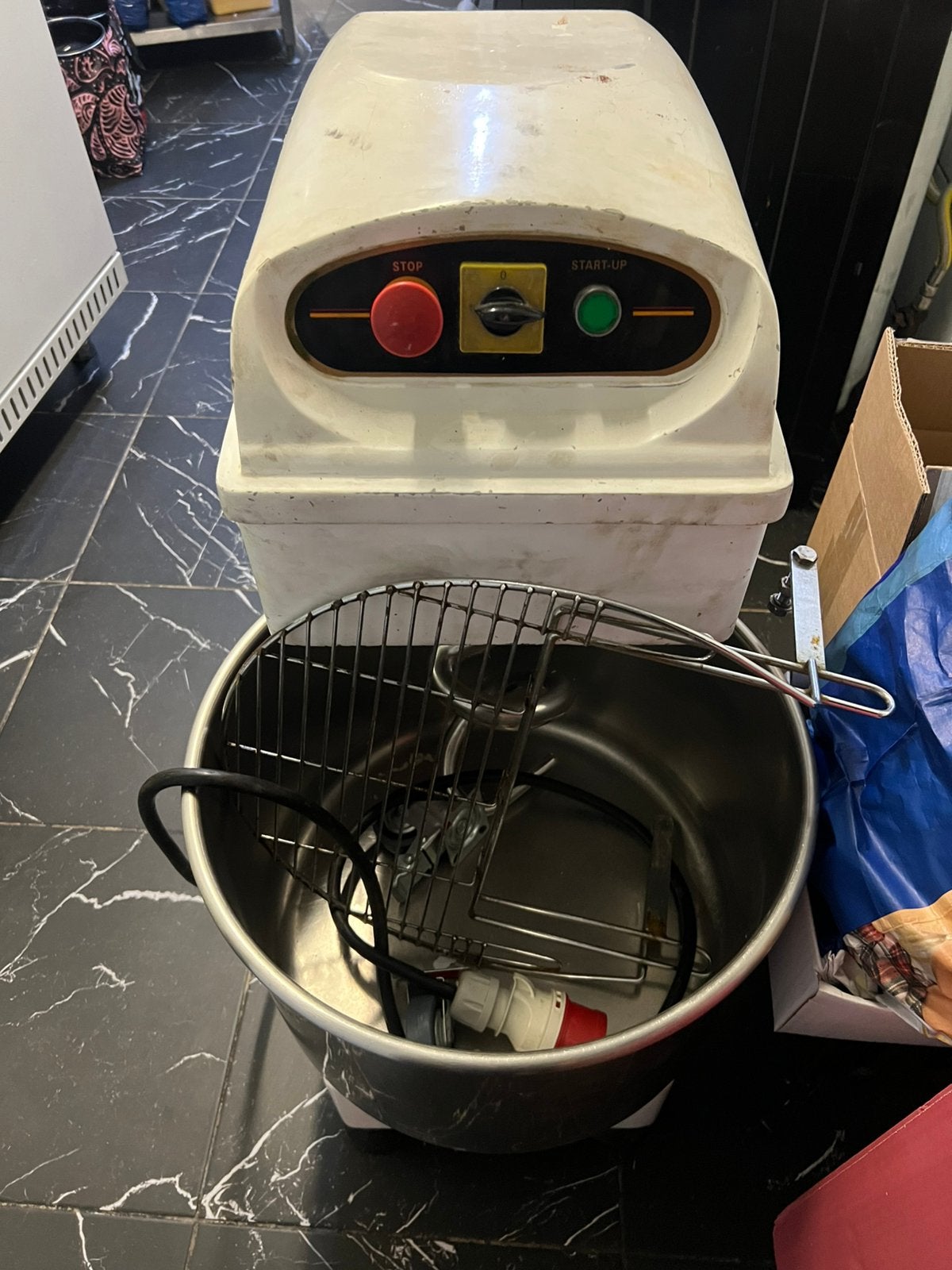deeg kneed machine, Ophalen