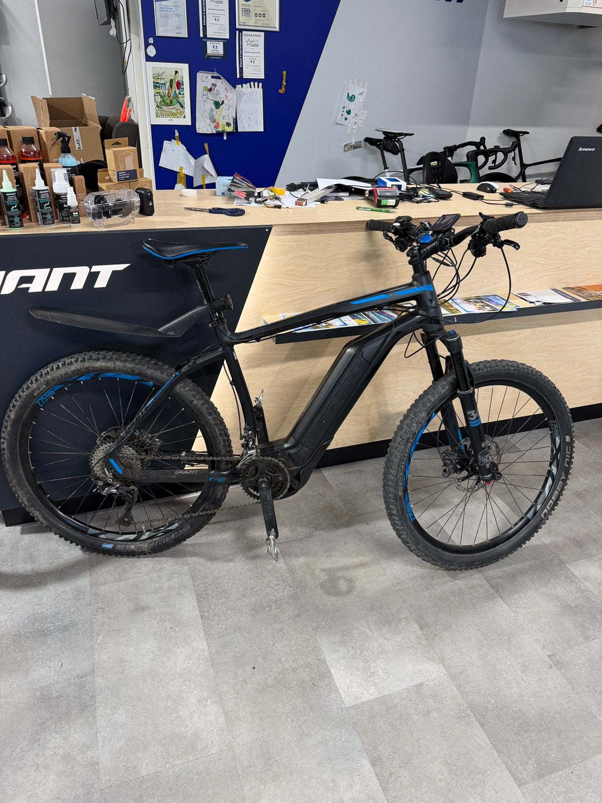 E-Mtb Giant Dirt-E (2018), motorschade, Fietsen en Brommers, Ophalen, Gebruikt, 50 km per accu of meer, Giant