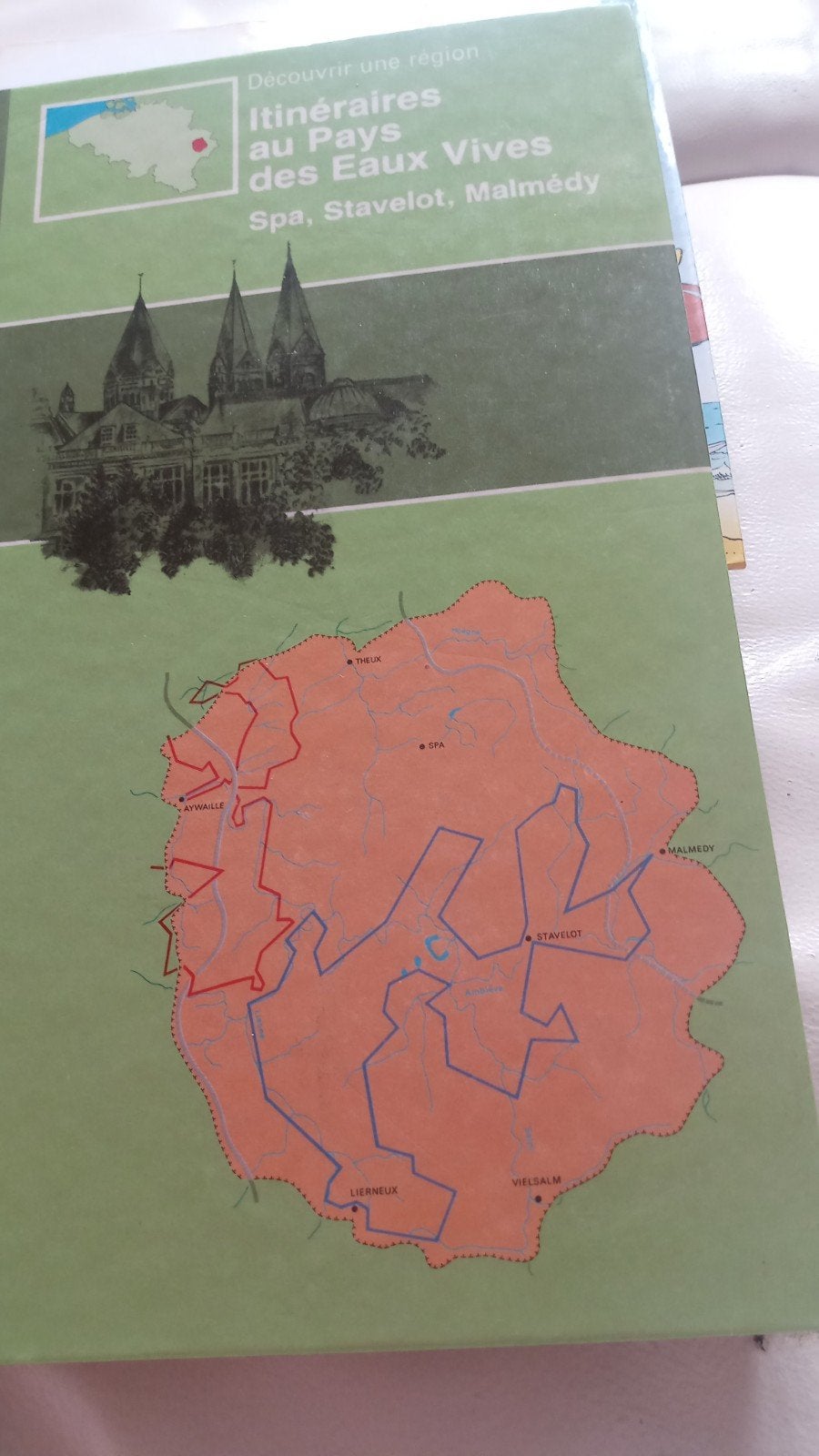 AV-boek: reisroute naar de Pays des Eaux Vives Spa, Stavelot, Boeken, 20e eeuw of later, Édition Artis Historia, Ophalen of Verzenden
