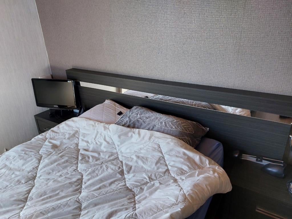 Chambre en bois foncé, Enlèvement, Utilisé, Deux personnes, Donker hout