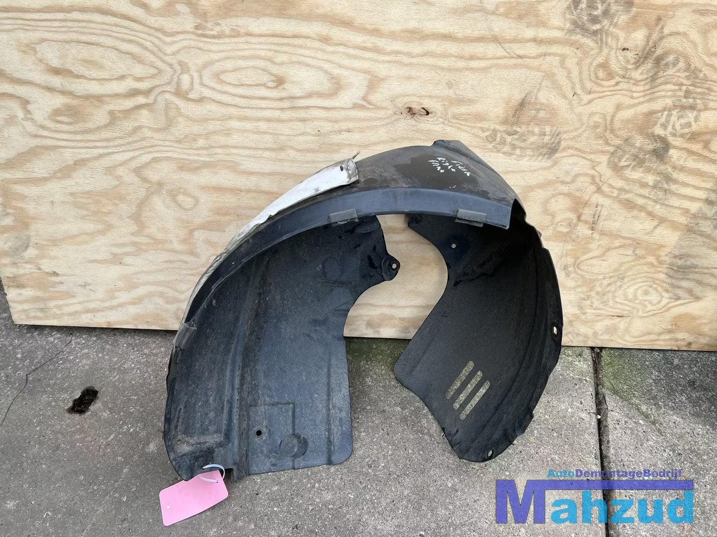 FORD FIESTA 6 Links voor wielkast modderkuip 2007-2017, Info@ford.com, Avant, Ford Motor Company, American Road 1
48126  Dearborn