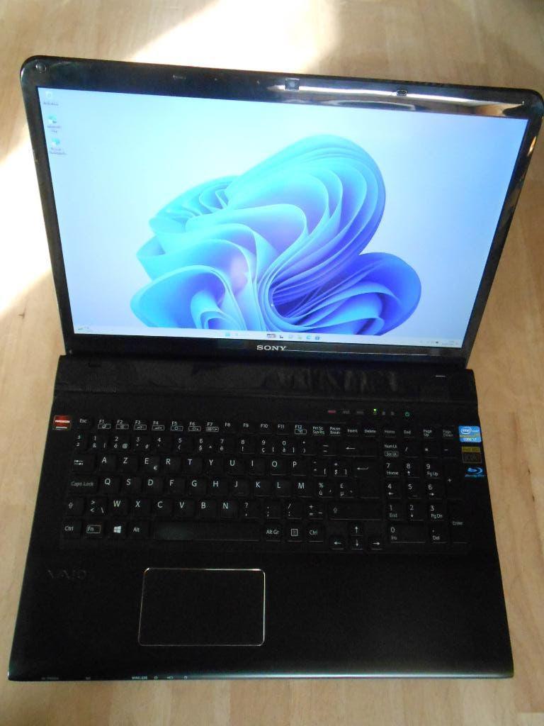 Sony Vaio i7 Model SVE171C11M, Informatique & Logiciels, Ordinateurs portables Windows, Utilisé, 17 pouces ou plus, SSD, 2 à 3 Ghz
