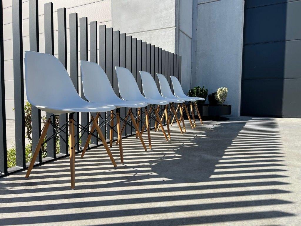 Chaises Vitra Eames DSW, 31x, Bois, Design, Comme neuf, Cinq, Six Chaises ou plus