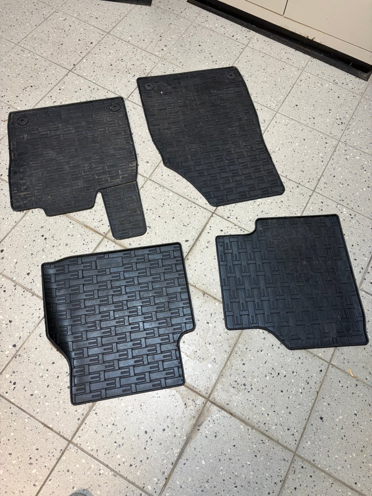 Automatten zwart rubber audi q4, Enlèvement ou Envoi, Comme neuf