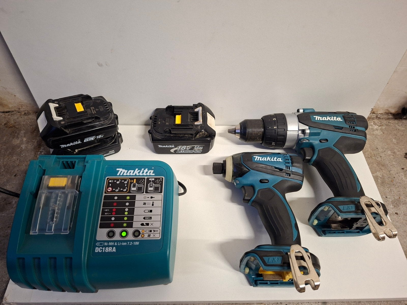 Kit Makita 18V LXT : DHP458 + BTD146 + Batterie + Chargeur, Bricolage & Construction, Enlèvement ou Envoi, Utilisé, Foreuse et Perceuse