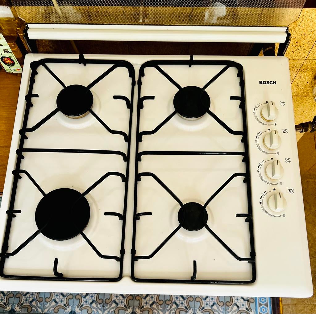 Bosch gasfornuis 4 pits, Ophalen, Gebruikt, Minder dan 85 cm, 4 kookzones