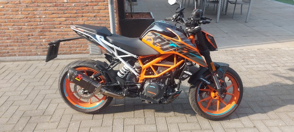 KTM Duke 390 – 4.712 km – Akrapovič, Motoren, Motoren | KTM, Occasion, ABS, Particulier, 373 cc