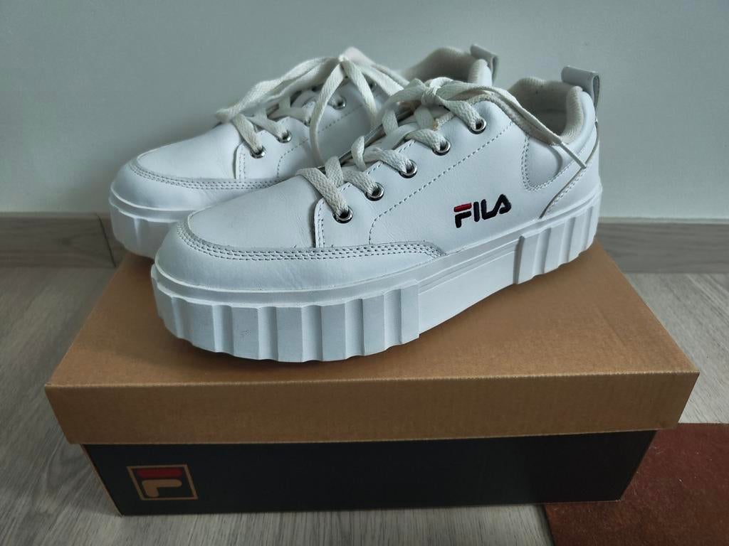 Witte Fila schoenen maat 39, Ophalen, Wit, Zo goed als nieuw, Fila