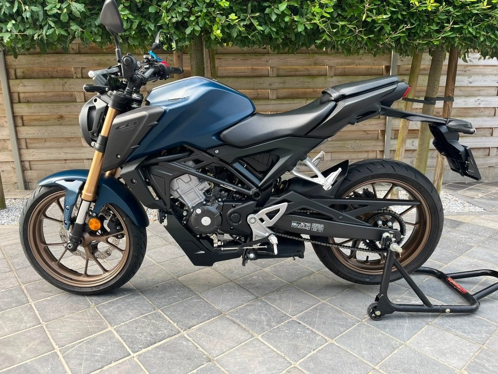Honda cb125r **2300km** 6/2023** jeansblauw** topstaat**, Motos, Entreprise, Occasion, Permis Moto A1 minimum, Éclairage LED