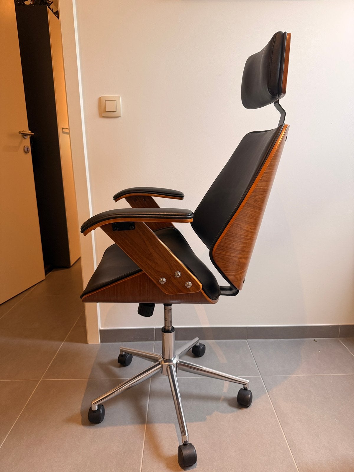Bureaustoel met houtafwerking, Ophalen, Zo goed als nieuw, Bureaustoel