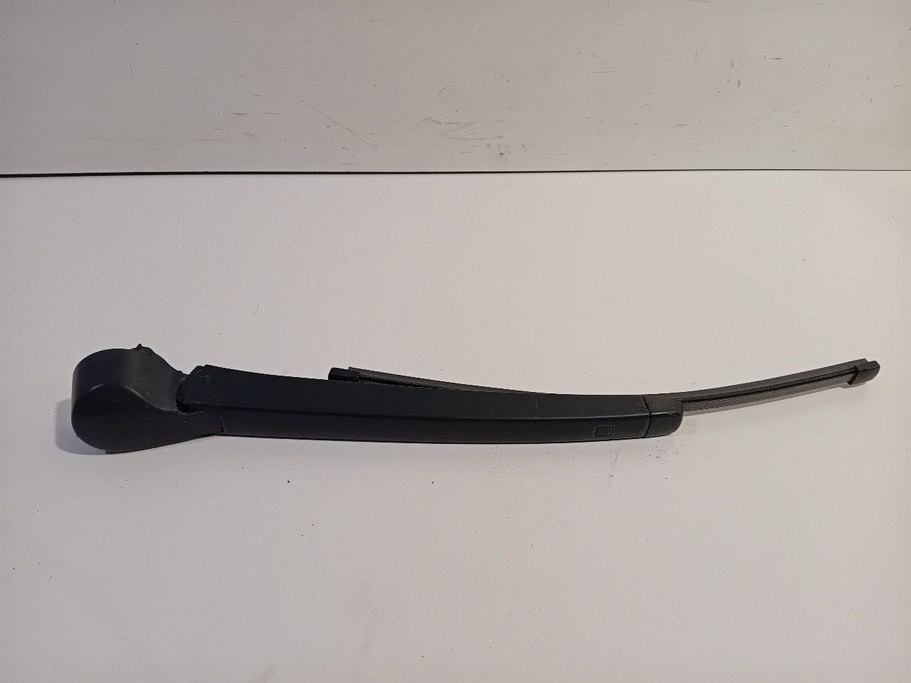 Ruitenwisserarm achterruit Volkswagen Touran, Onderdelen@venauto.nl, Van der Ven Autorecycling B.V., Ettenseweg 76, 4706 PB Roosendaal, The Netherlands