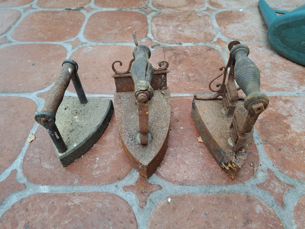 3 fer à repasser ancien en fonte., Antiquités & Art, Enlèvement ou Envoi