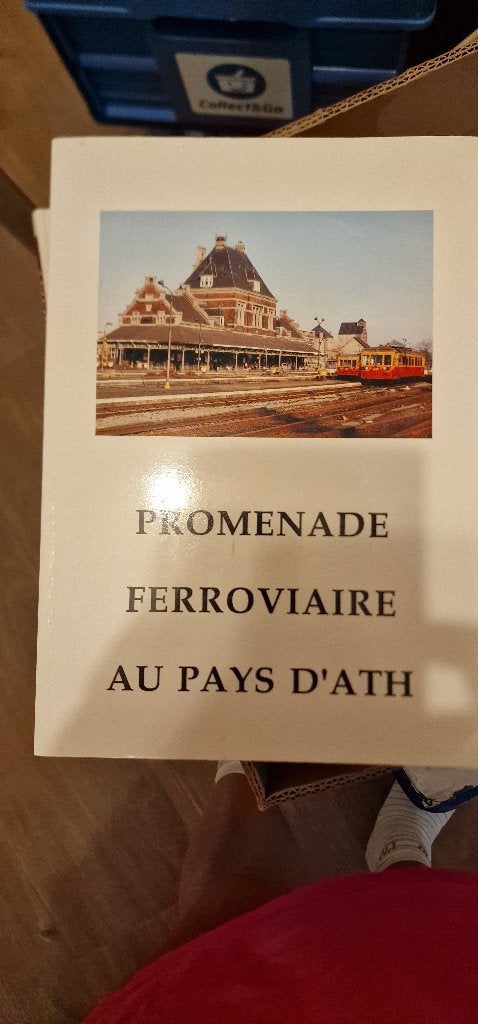 Promenade ferroviaire au pays d Ath, Livres, Enlèvement, Comme neuf, Autres sujets/thèmes