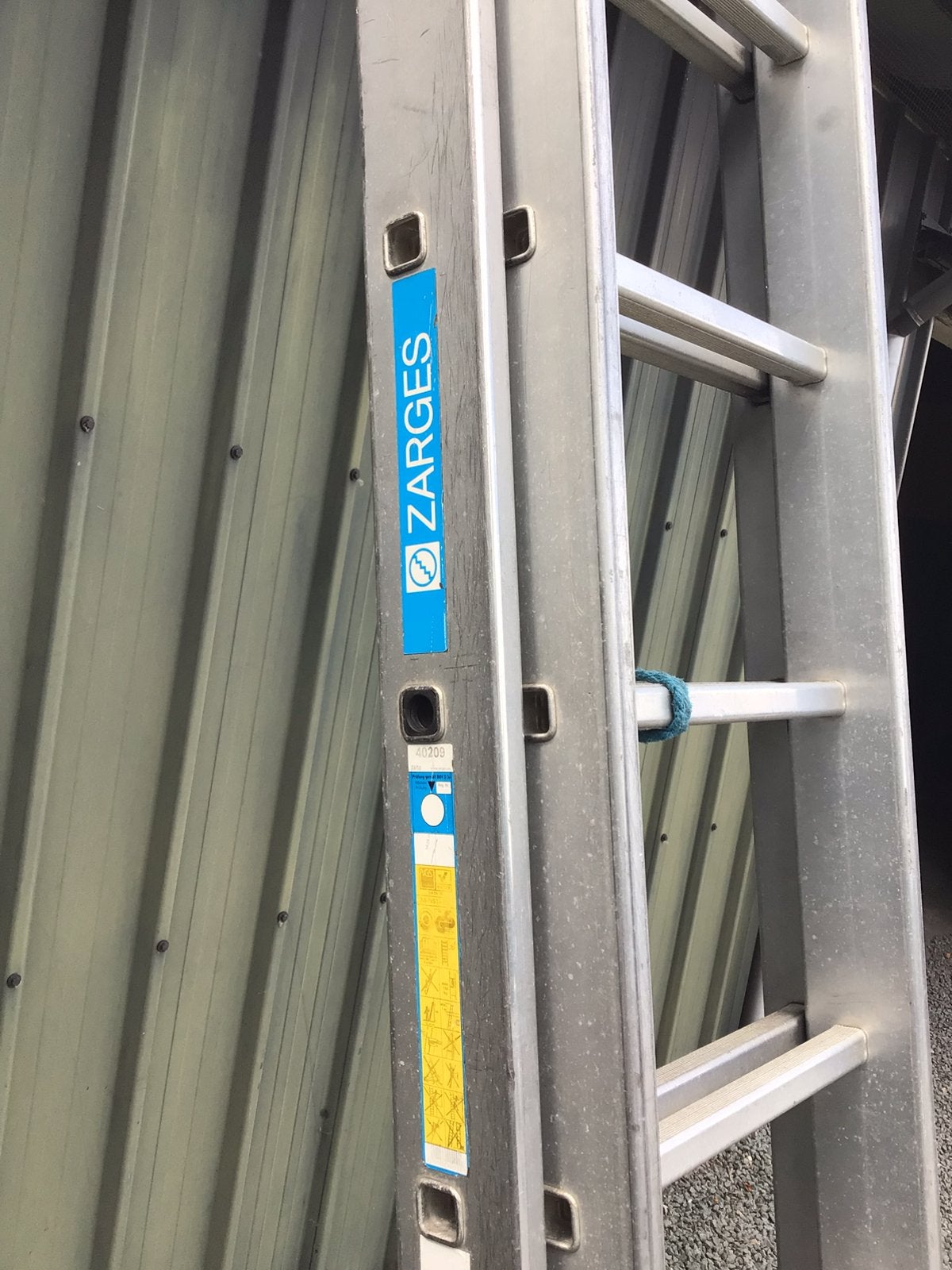 Échelle extensible de 10,5 mètres, Bricolage & Construction, Enlèvement, Comme neuf, Échelle
