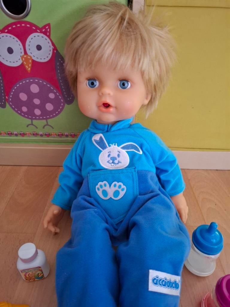 Bébé "Cicciobello " avec accessoires, Kinderen en Baby's, Speelgoed | Poppen, Ophalen, Gebruikt, Overige typen