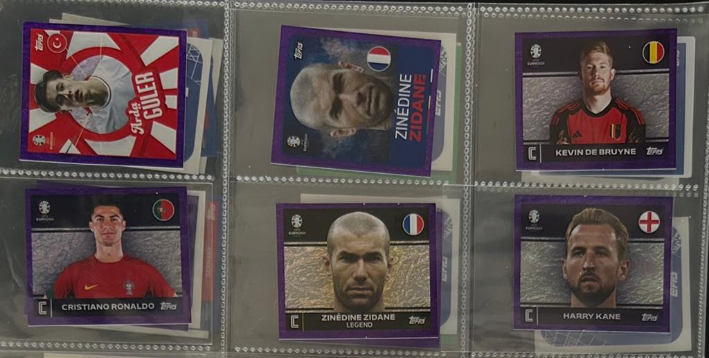 Euro 2024 paarse stickers PTW, Captain, Embleem, Legend etc., Enlèvement ou Envoi, Comme neuf, Plusieurs autocollants
