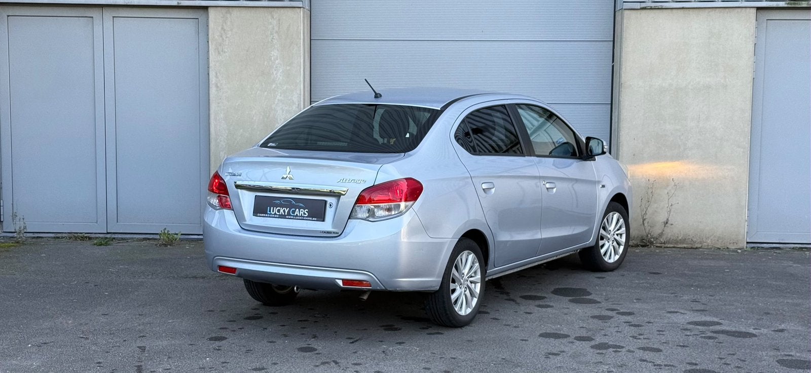 Mitsubishi attrage Benzine met maar 016.000km + keuring, Auto's, 4 cilinders, Bedrijf, 5 deurs, 59 kW