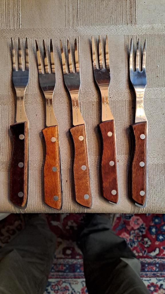 5 steakmessen, Ophalen