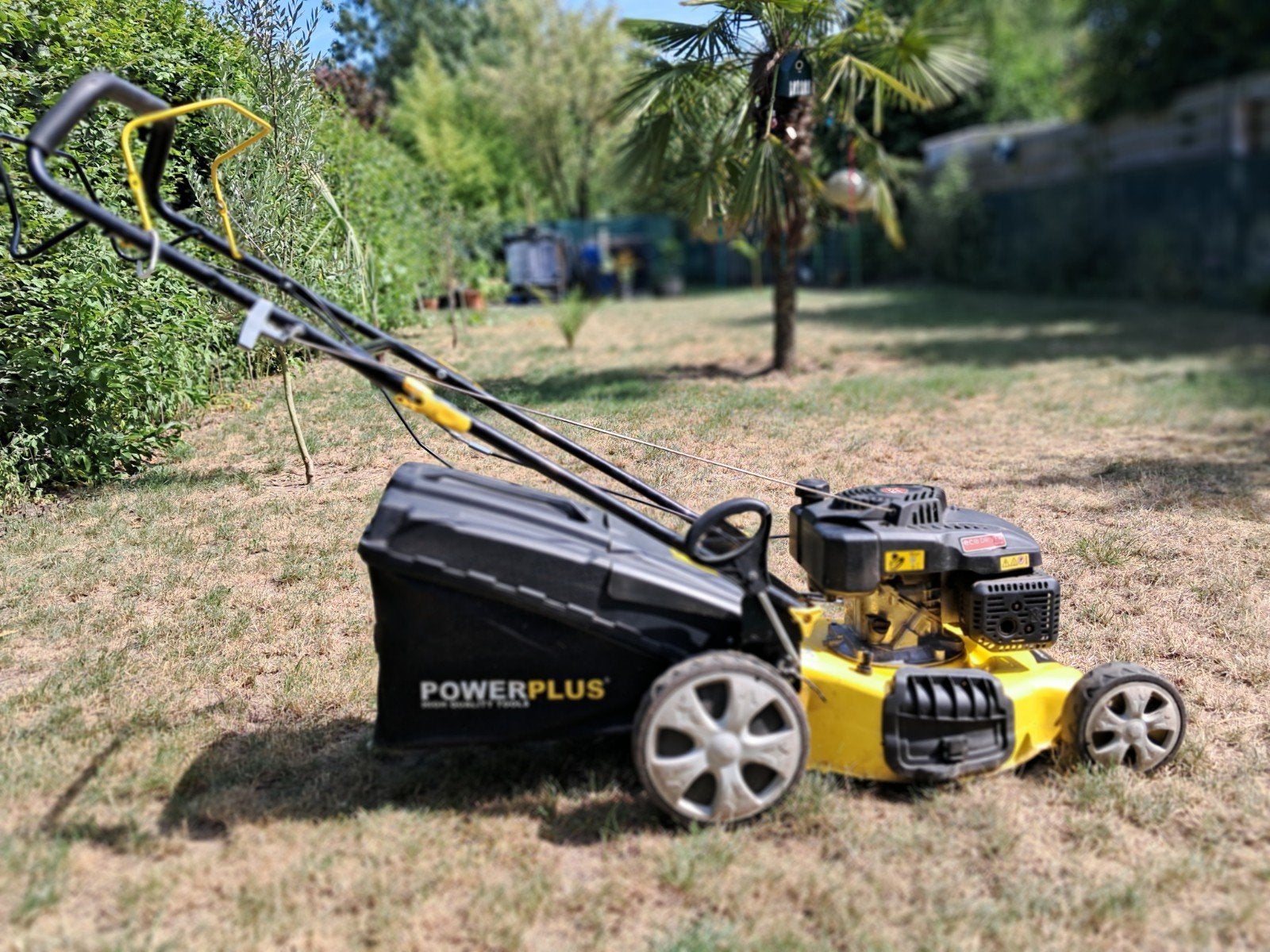 Benzine grasmaaier, Tuin en Terras, Ophalen, Cirkelmaaier, Gebruikt, Opvangbak