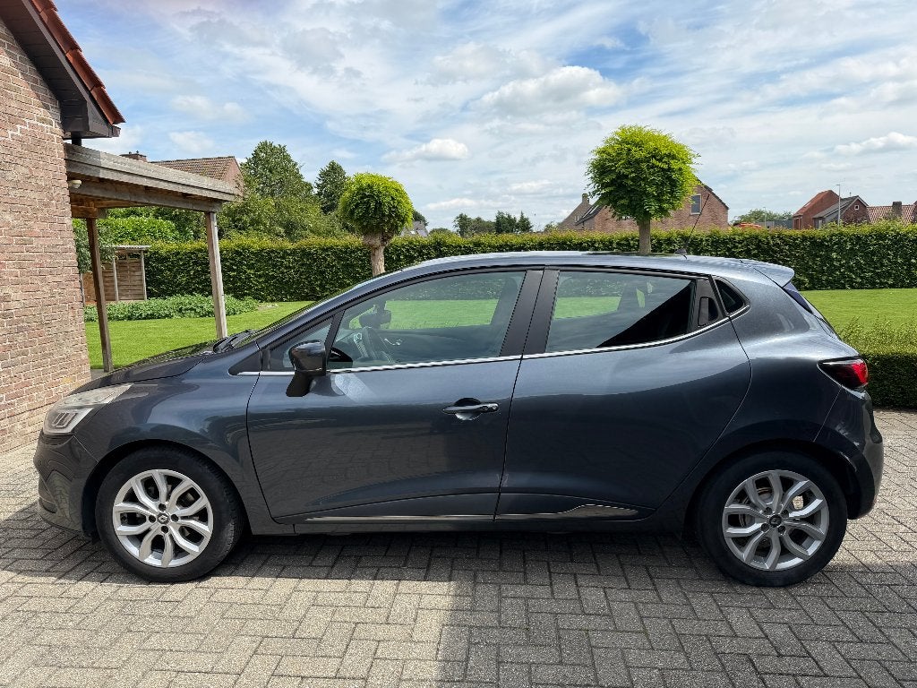 Renault Clio Intens Energy TCe 90 - Trekhaak - Winterbanden, Voorwielaandrijving, 898 cc, Leder en Stof, 1200 kg