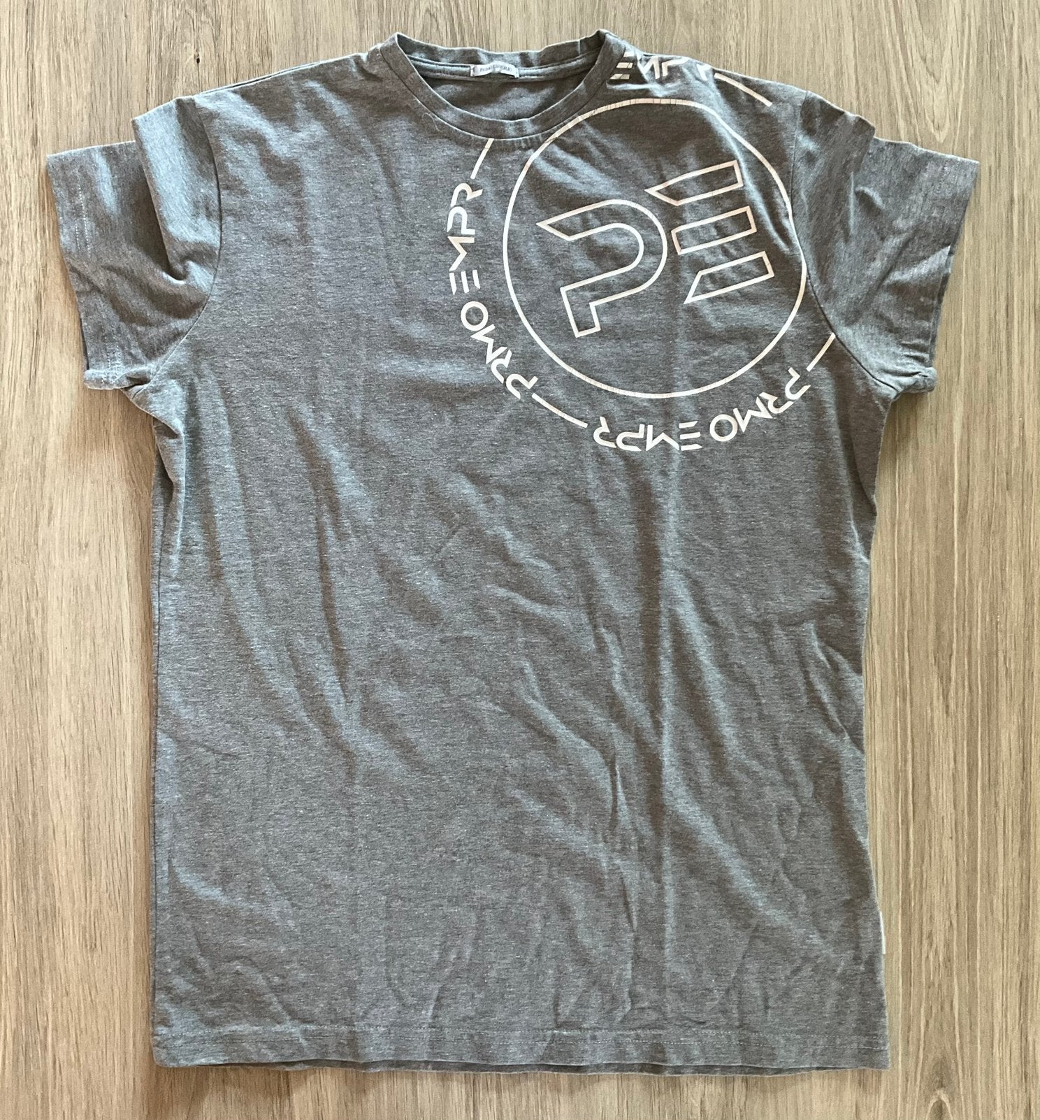 Primo Emporio T-shirt grijs met witte print, Maat 56/58 (XL), Ophalen of Verzenden, Zo goed als nieuw, Primo Emporio