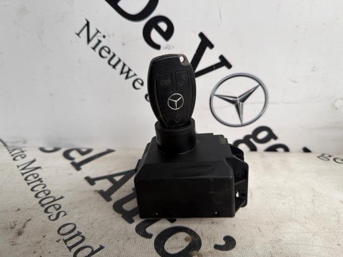 Serrure de contact + clé d'un Mercedes Vito, 3 mois de garantie, Utilisé, -, -