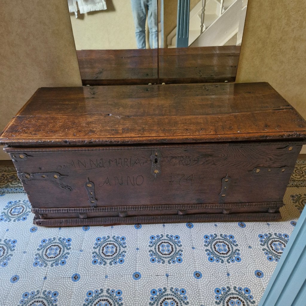 Oude eiken antieke kist, koffer  uit 1748, Antiek en Kunst, Ophalen
