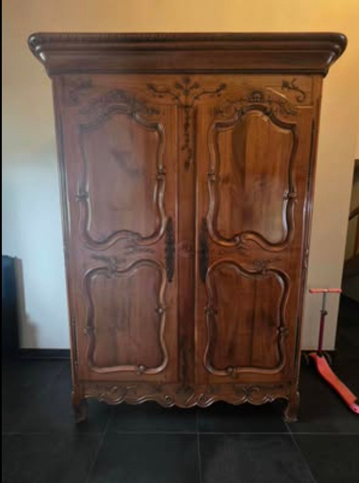 Magnifique armoire lingère ancienne Louis XV en bois massif, Ophalen