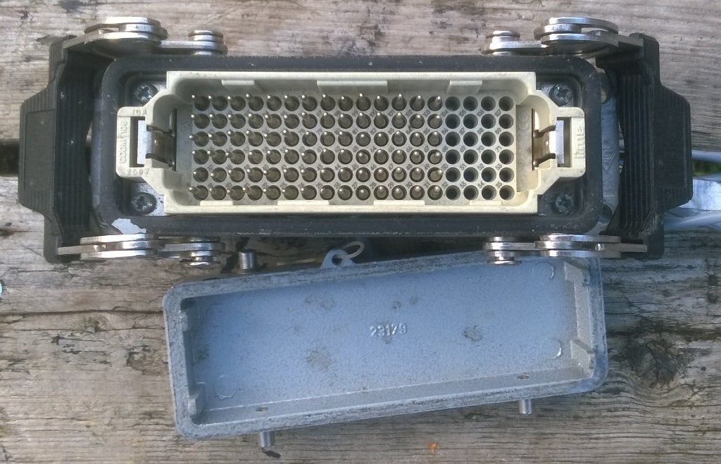 Stekker 108 polig male chassisdeel Harting, Enlèvement ou Envoi, Utilisé, Appareillage