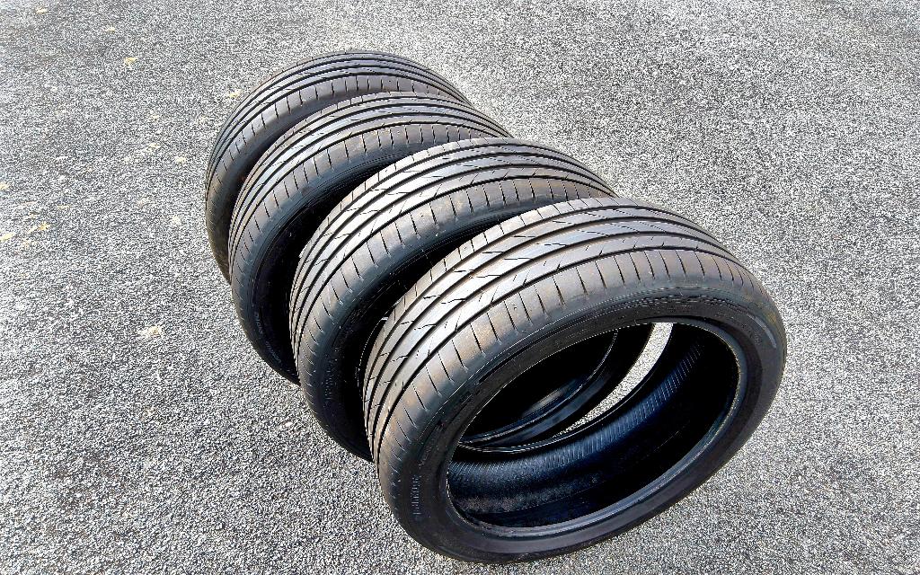 4 nouveaux (100 km) pneus été Hankook 235/45R20, Auto-onderdelen, Banden en Velgen, Ophalen, Nieuw, 235 mm, Band(en)