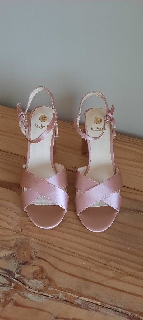 Nieuwe schoenen La Strada maat 40, Nieuw, Ophalen of Verzenden, Schoenen met hoge hakken, Roze