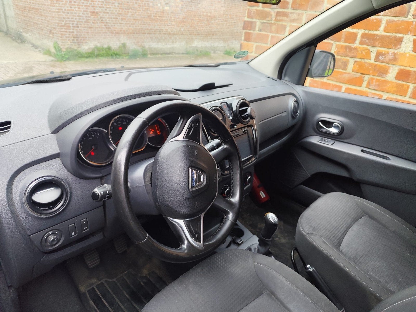 Dacia Lodgy - Euro 6 - handgeschakeld - zeer trouw onderhoud, Auto's, Euro 6, Lodgy, Particulier, Te koop