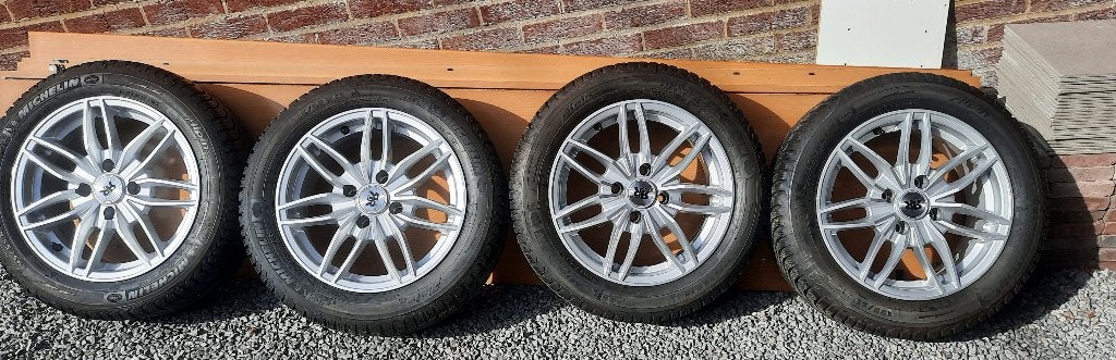Nieuwe wintervelgen en banden voor Peugeot, Auto-onderdelen, Ophalen, Banden en Velgen, Nieuw, Winterbanden