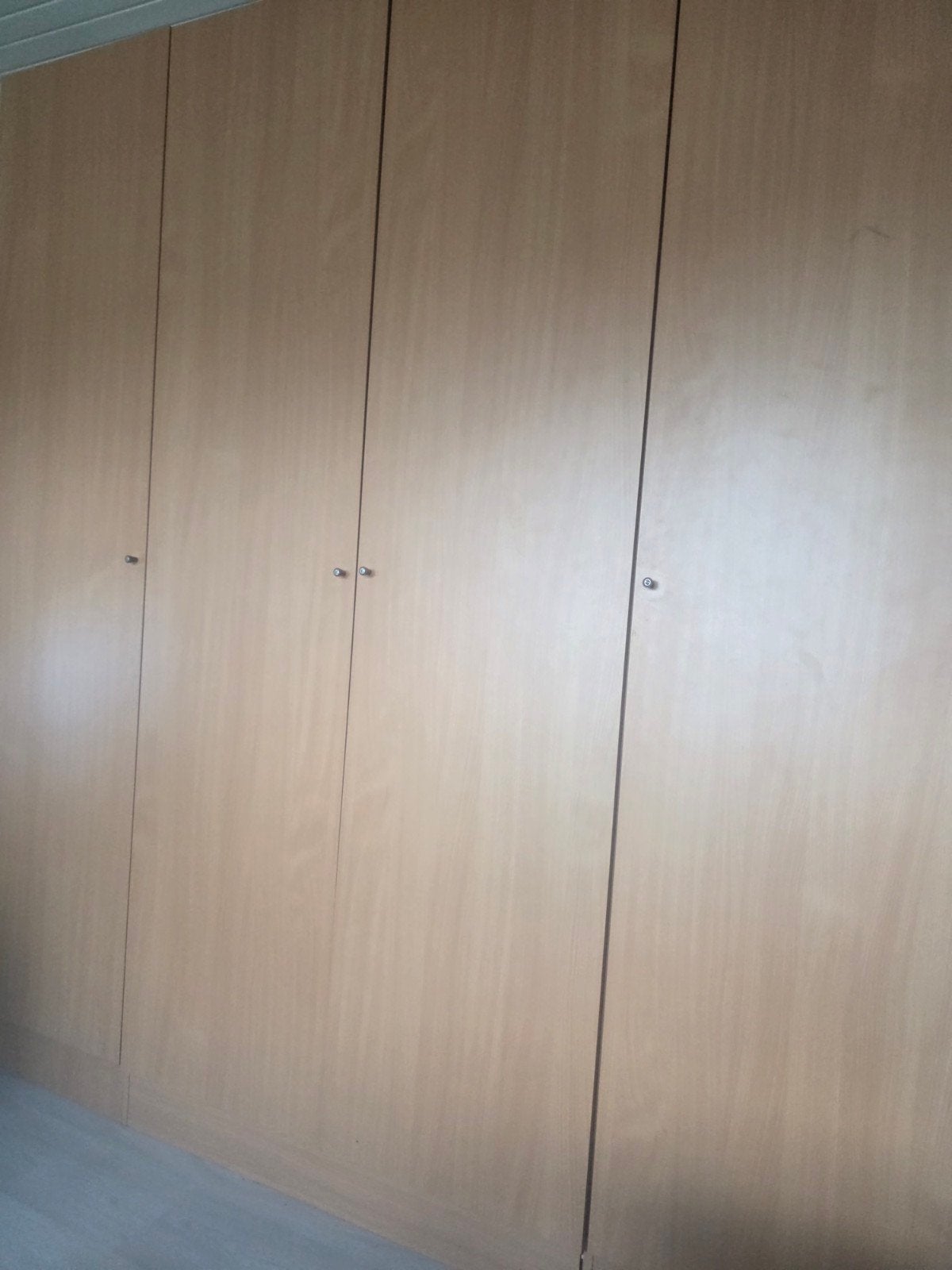 Grote en ruime kleerkast H220x200x55, Ophalen